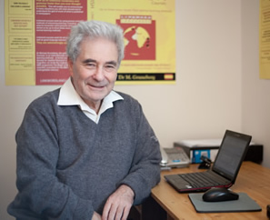 Dr Michael M Gruneberg